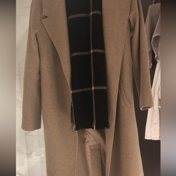 Set . If you get coat . Scarf is free. - Picture 3 of 14